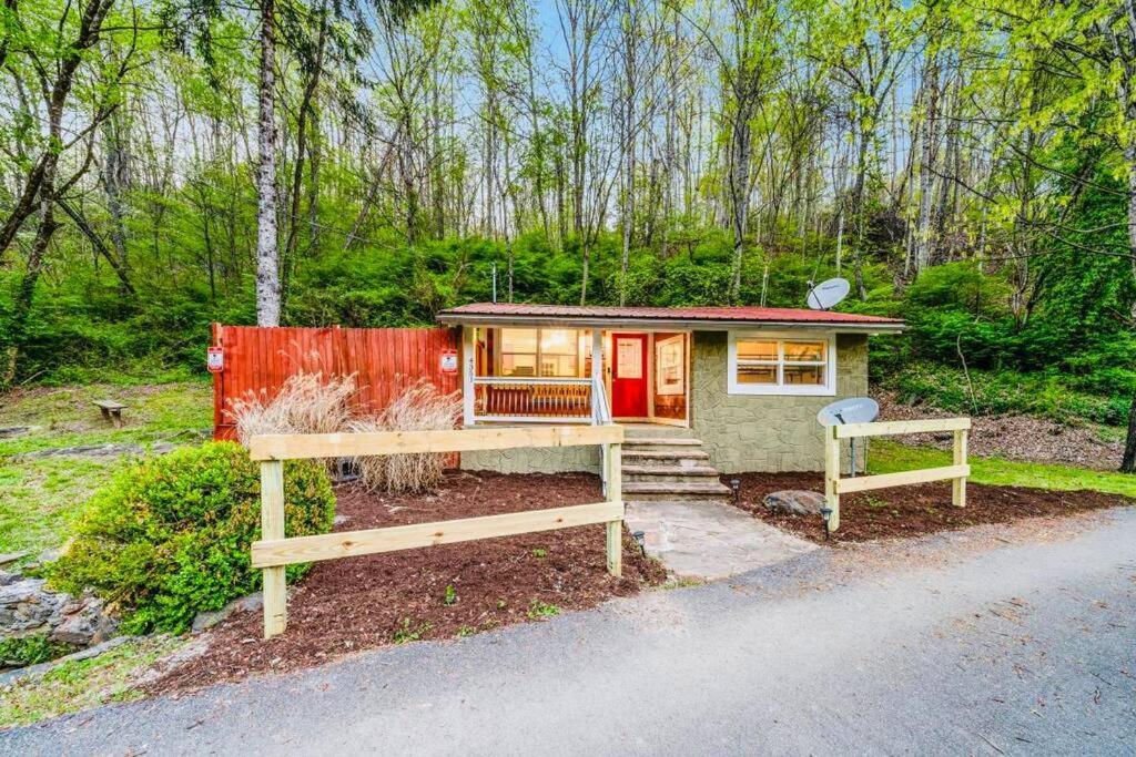 Cozy Cub Mountain Escape Villa Gatlinburg Exterior photo